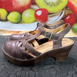 Børn Brown Leather Strappy Heeled Sandals Size 10M Handcrafted Footwear
